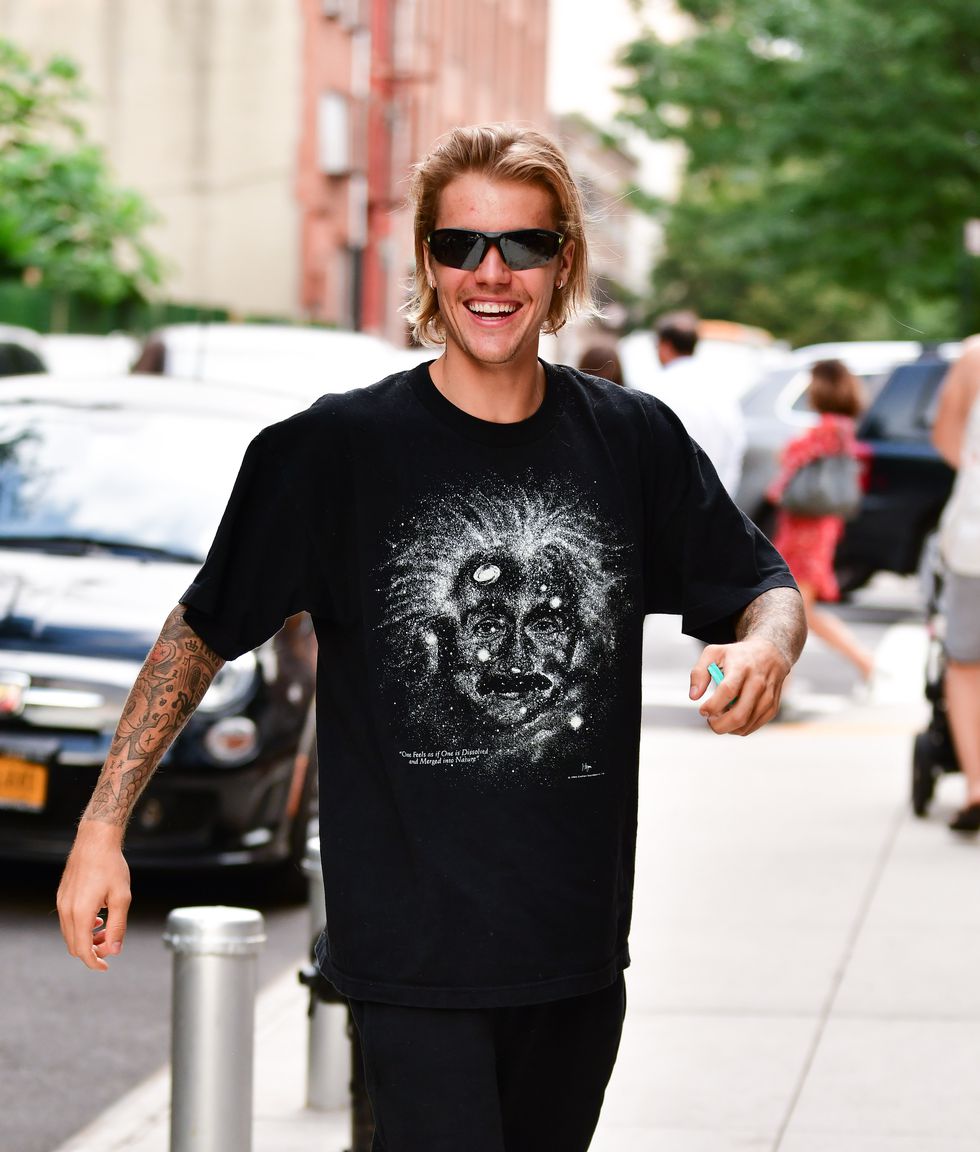 justin-bieber-marriage-book-1533834526.jpg